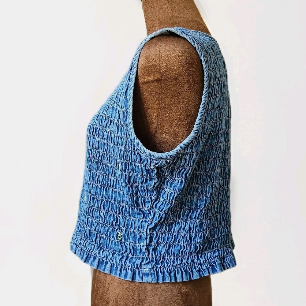 At Last & Co Sleeveless Top Smocked Denim Floral Embroidered Cropped Vintage 90s - Picture 2 of 6